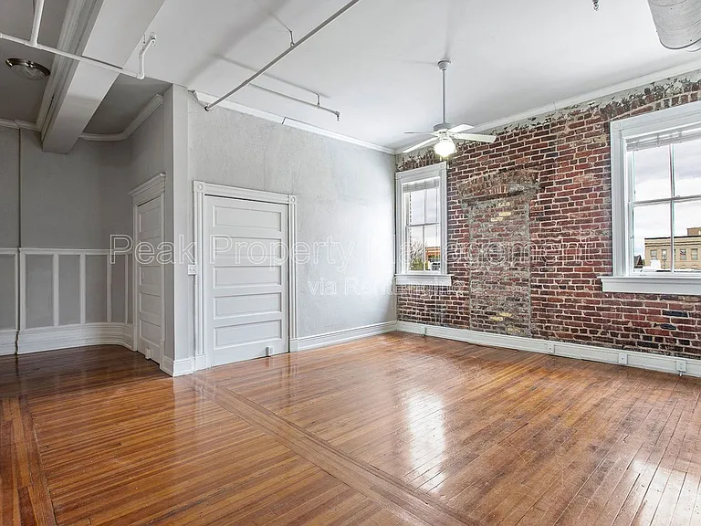 220 E Marshall St #34 — Photo 6