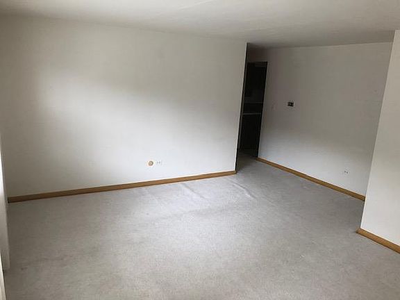 3rd image of 5201 N Oakview St APT 1W