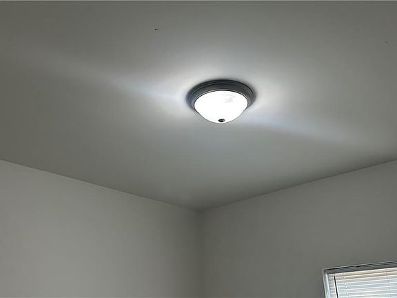 5th image of 411 Bay Shore Ave