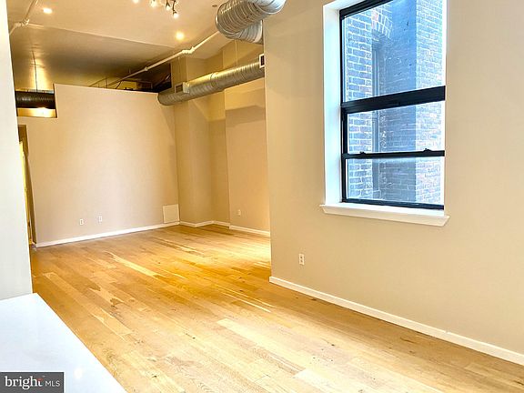 2nd image of 726-28 Market St #804