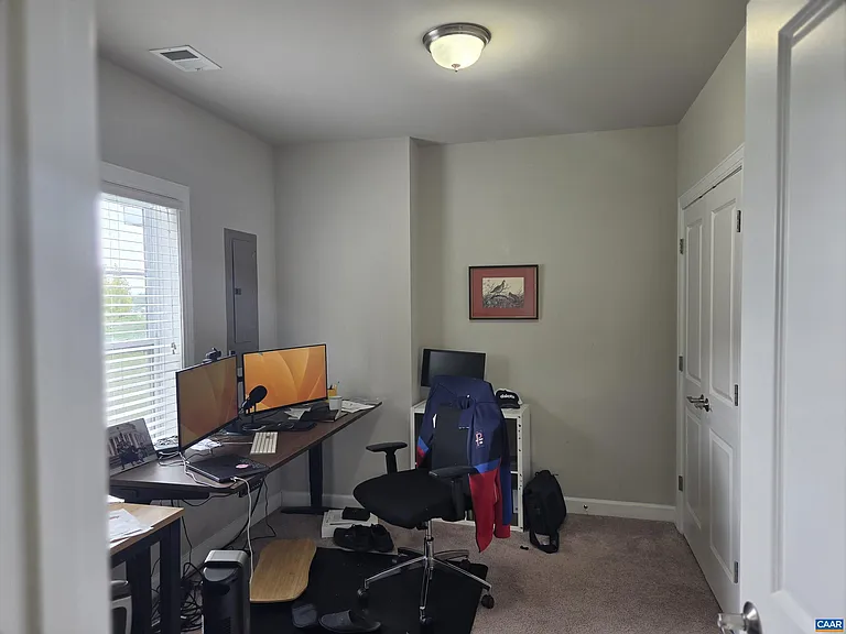 2441 Winthrop Dr — Photo 25