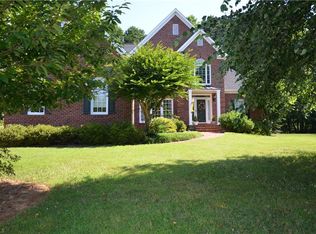 22 Winterberry Ct, Greensboro, NC 27455