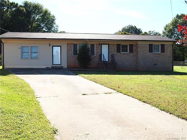 1st image of 2207 Cloverwood Ln