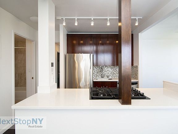 5th image of 415 E 37th St APT 25G
