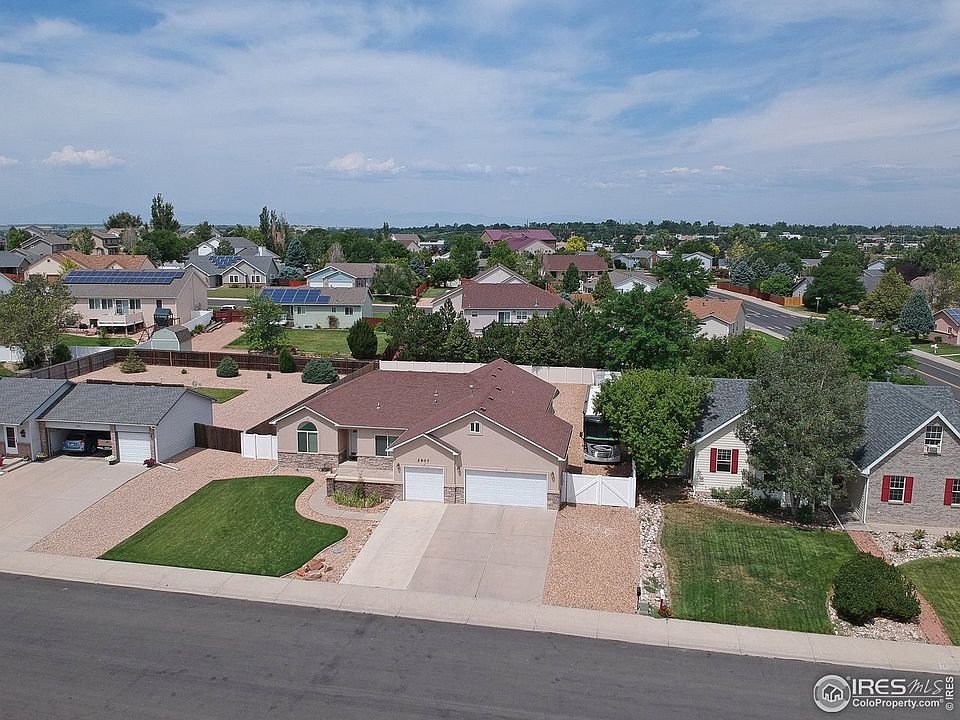 1st image of 2907 42nd Ave
