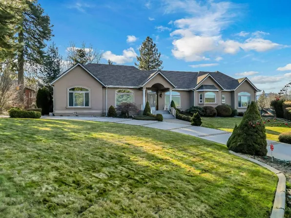495 Jefferson Dr, Mount Shasta, CA 96067