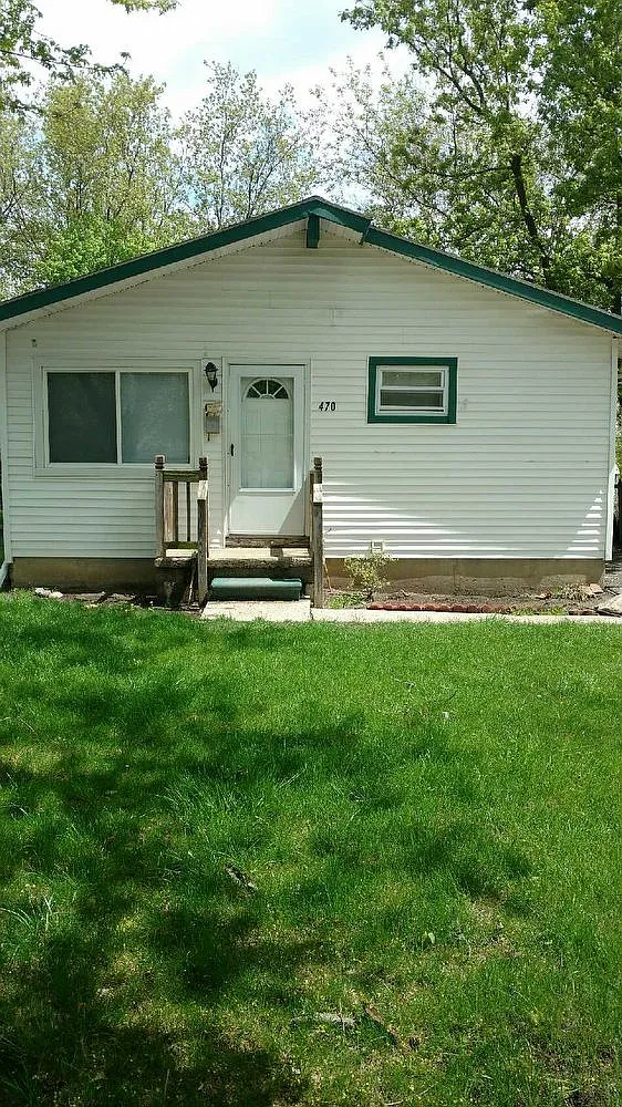 470 Emerson Ave photo 1