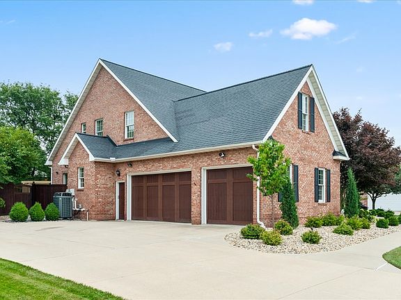 2nd image of 2105 Crimson Ln