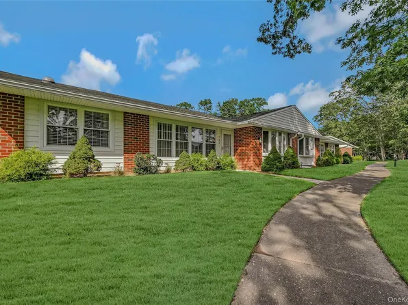 98 A Eastbourne, Ridge, NY 11961