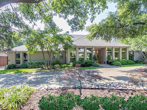 3rd image of 6996 Brookshire Dr