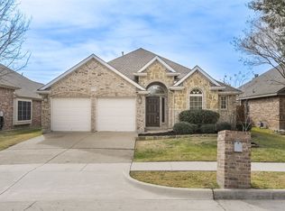2727 Waterway Dr, Grand Prairie, TX