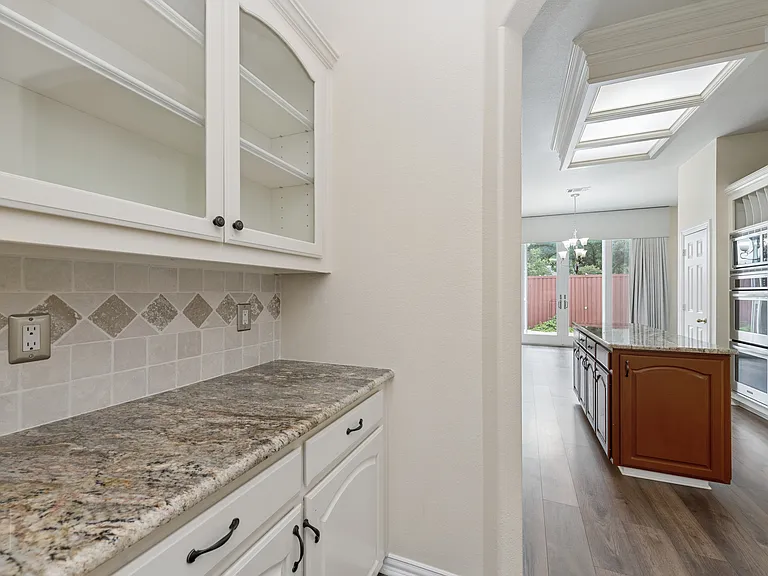 4568 Saint James Dr — Photo 8