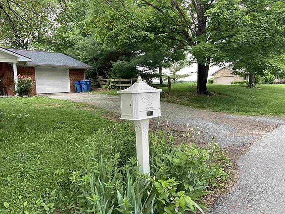 3rd image of 311 Sunset Dr