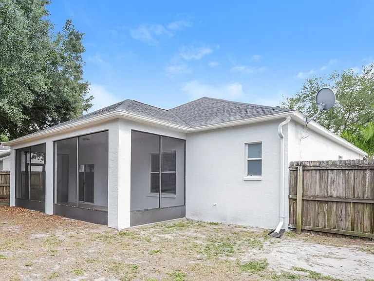 13417 Silvercreek Dr — Photo 16