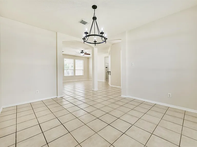 2401 Woody Rd — Photo 14