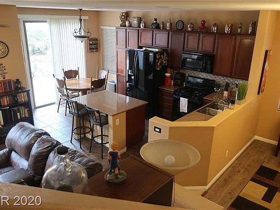 3rd image of 316 Sweet Sugar Pine Dr