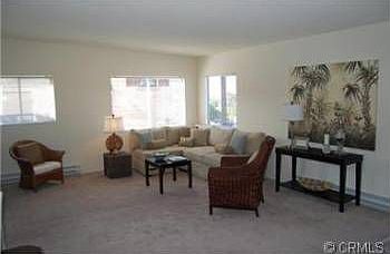 4th image of 416 Rosecrans Ave