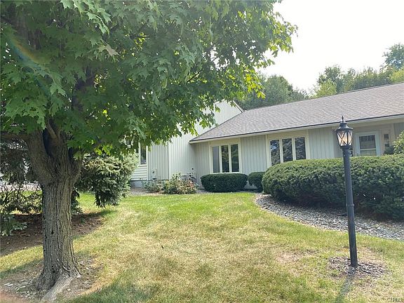 3rd image of 120 Spyglass Ln