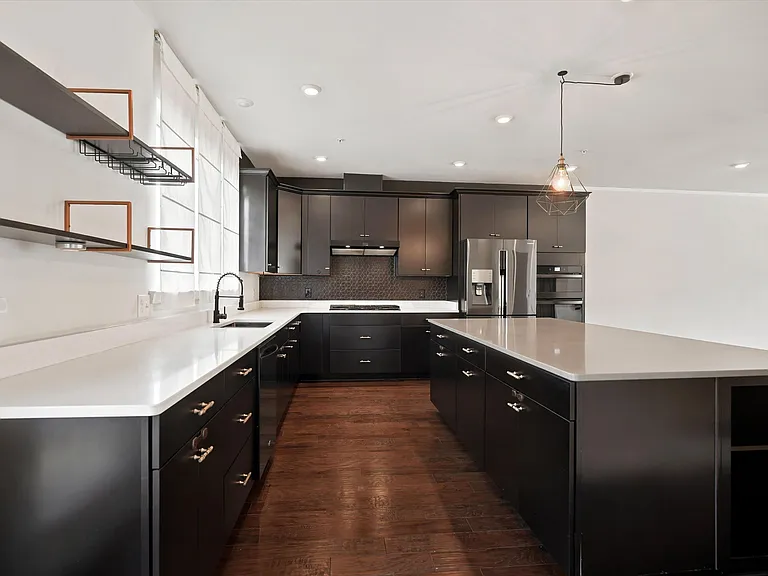 443 Tall Oaks Dr — Photo 3