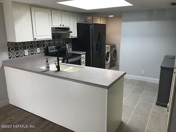 4th image of 8705 Como Lake Dr #8705