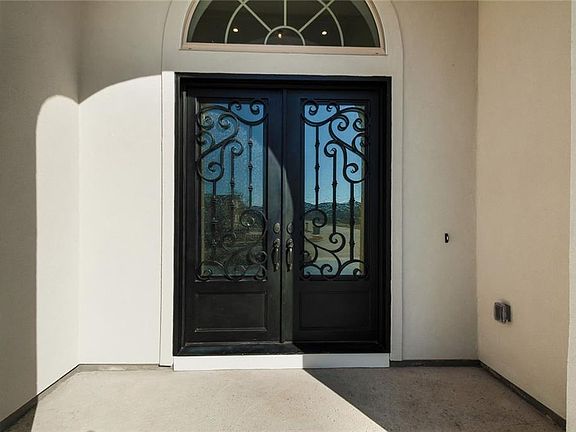 4th image of 9526 Varese Ct