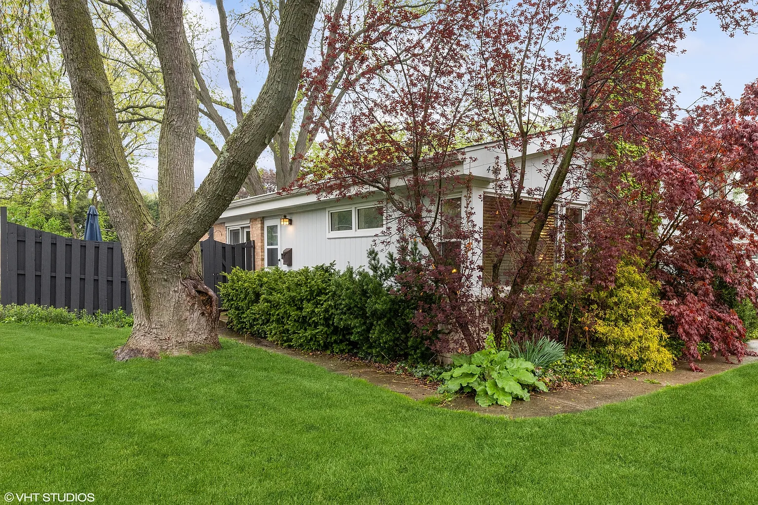 421 Bel Air Dr photo 1