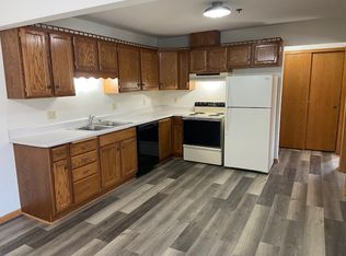 409 S River Rd #6, West Bend, WI 53095