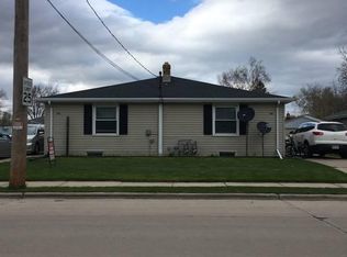 634 9th St, Menasha, WI 54952
