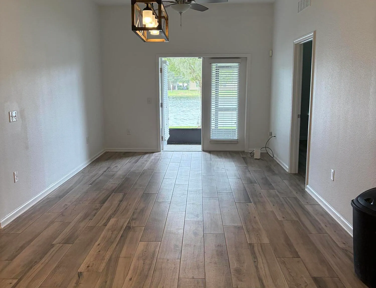 3 bed, 2.0 bath, 1139 sqft, $1,850 — Photo 3