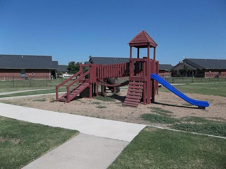 320 Bluffview Dr #320 — Photo 8
