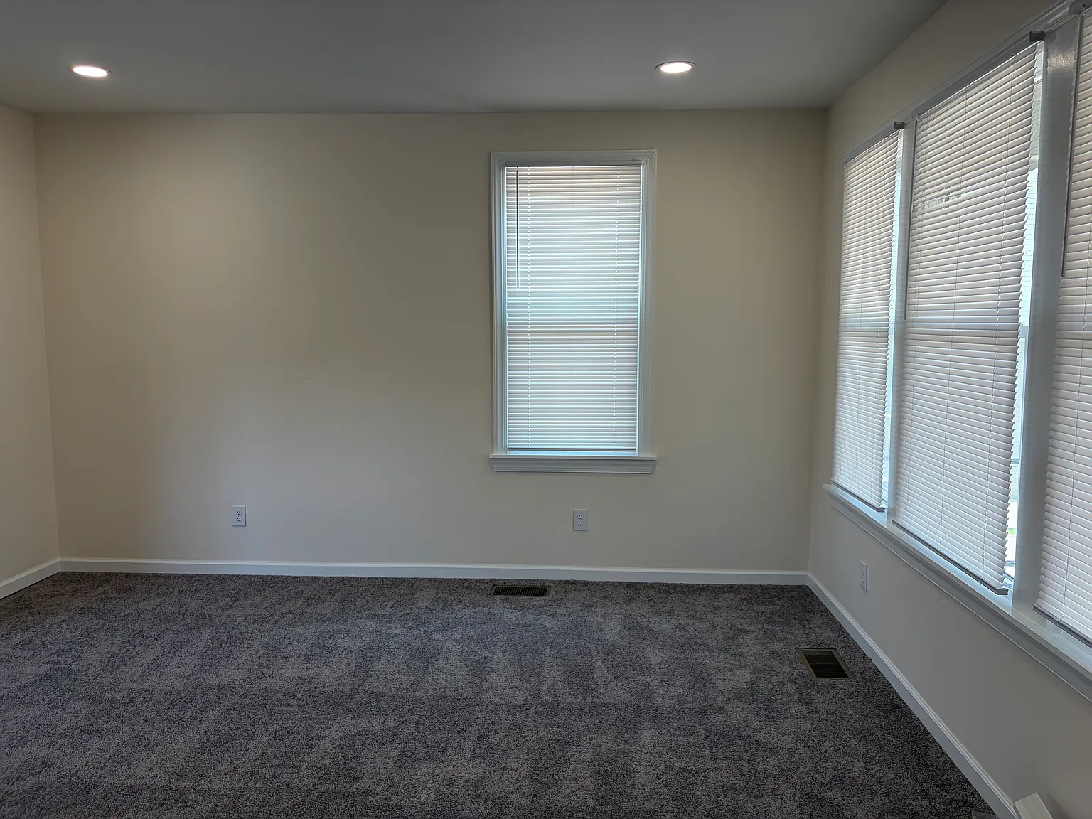 2 bed, 860 sqft, $900 — Photo 4