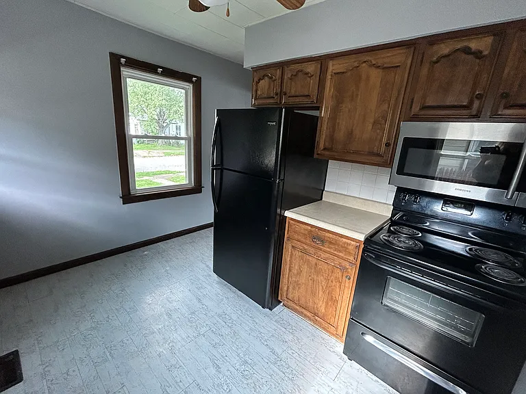 821 E Parkland Ave — Photo 5
