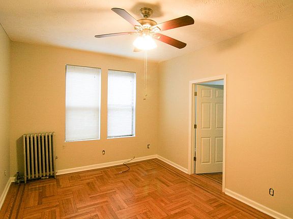 4th image of 2574 43rd St APT 3F