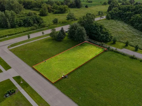1464 Tamarack Trl, Iowa City, IA 52245