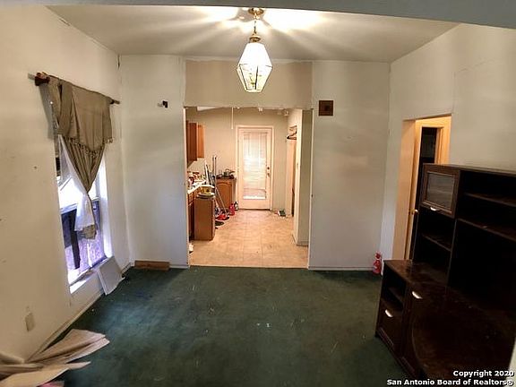 4th image of 403 Blue Bonnet St
