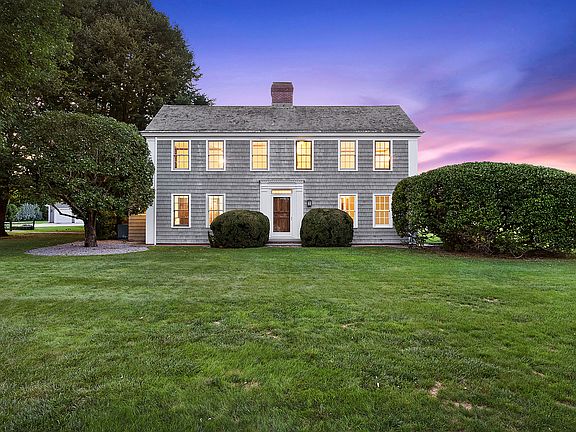 2nd image of 454 Hedges Ln