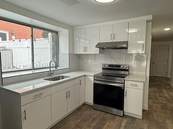 4th image of 334 Cleveland Ave #1