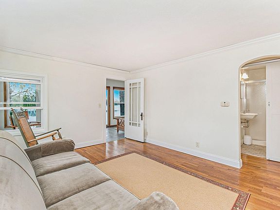 5th image of 27883 North St