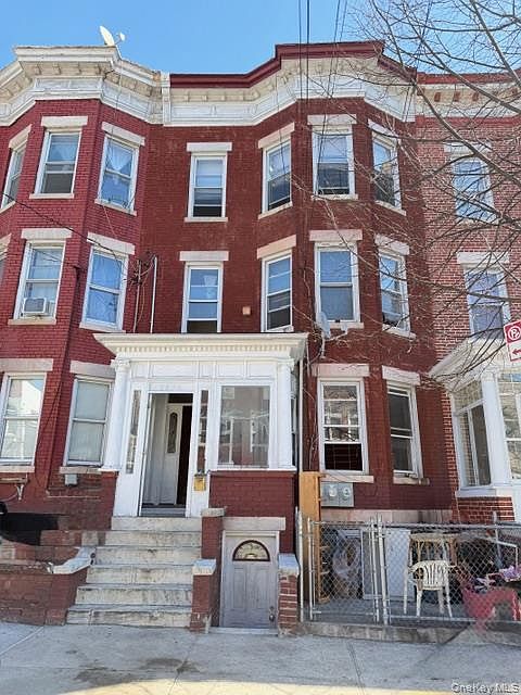 1st image of 2896 Heath Avenue