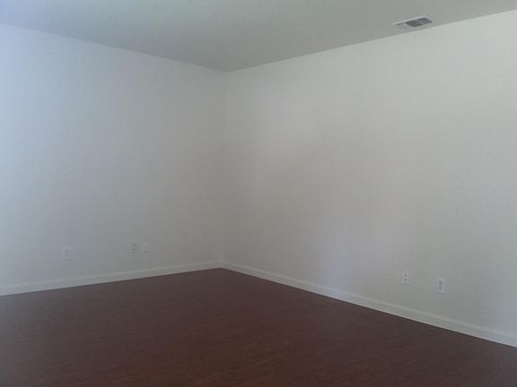 3rd image of 2616 Northview Dr