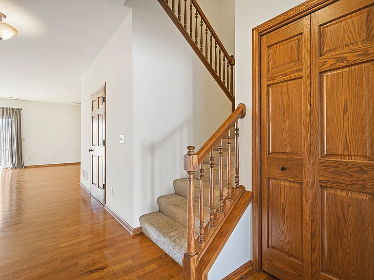 153 Hawick St — Photo 8