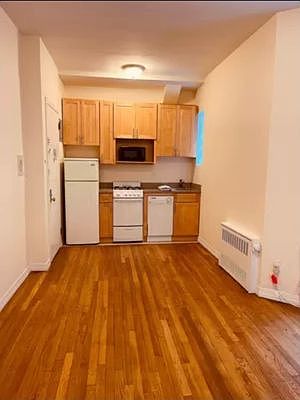 2nd image of 326 E 82nd St #5BB