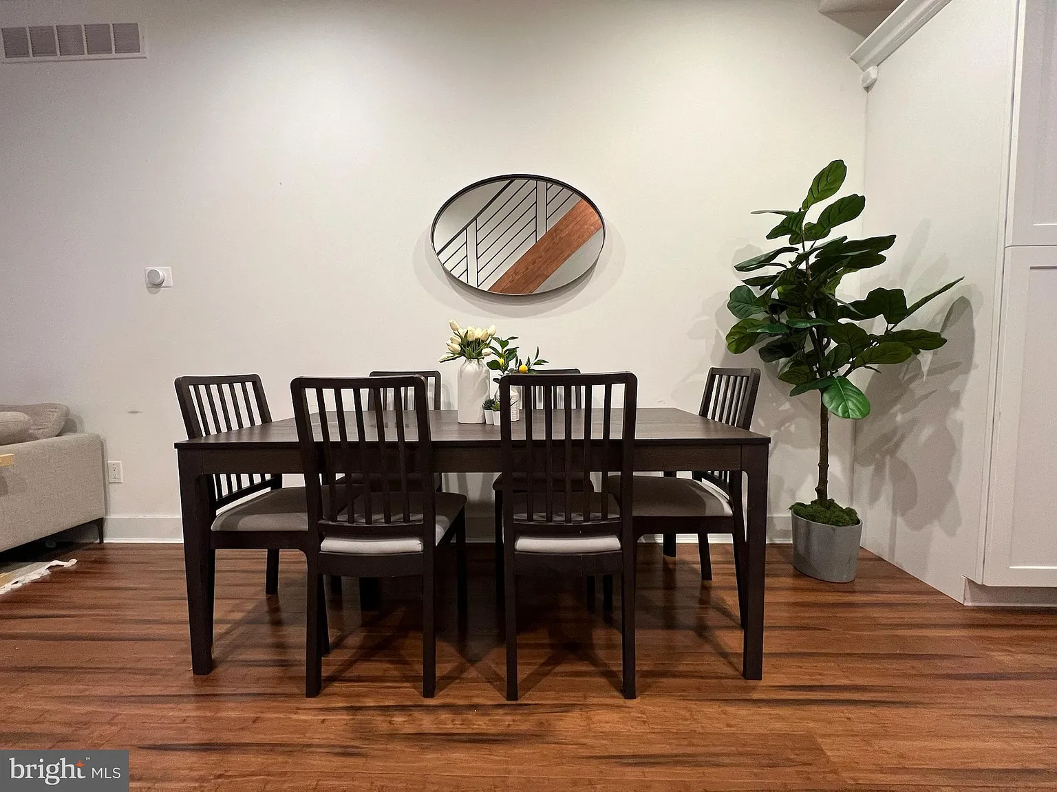 4 bed, 3.0 bath, 1364 sqft, $2,700 — Photo 4