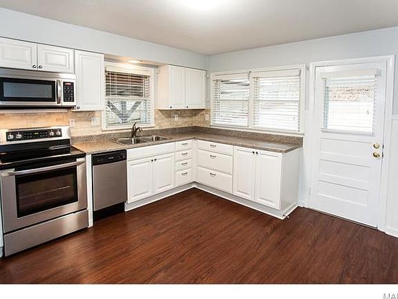 3rd image of 814 Forest Ave