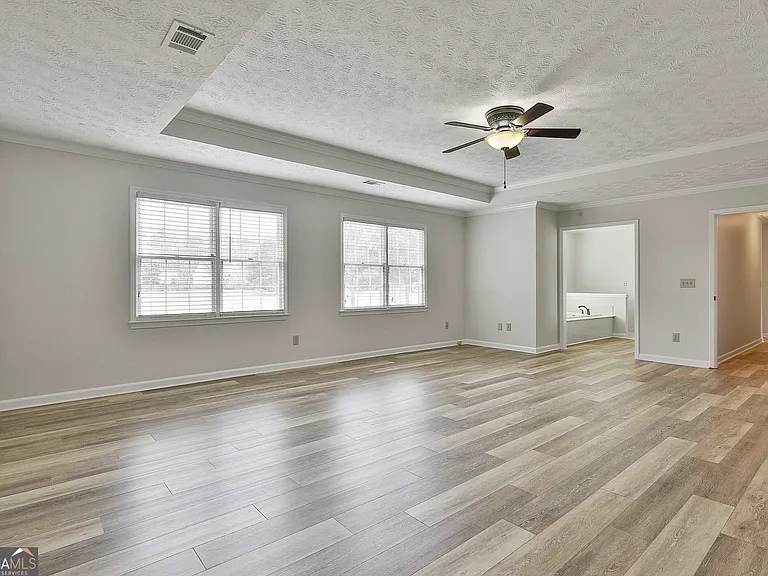544 Sullivan Rd — Photo 21