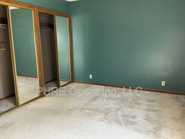 5018 S 163rd St — Photo 25