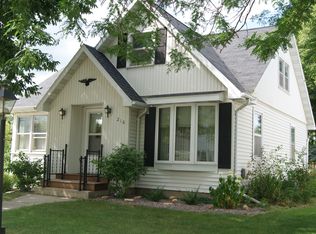 216 Washington St, BRILLION, WI 54110