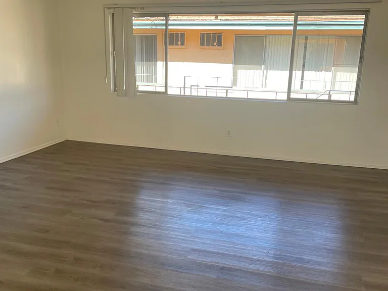 12835 Burbank Blvd #3 — Photo 8