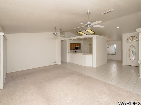 5th image of 4049 Bluegrass Dr