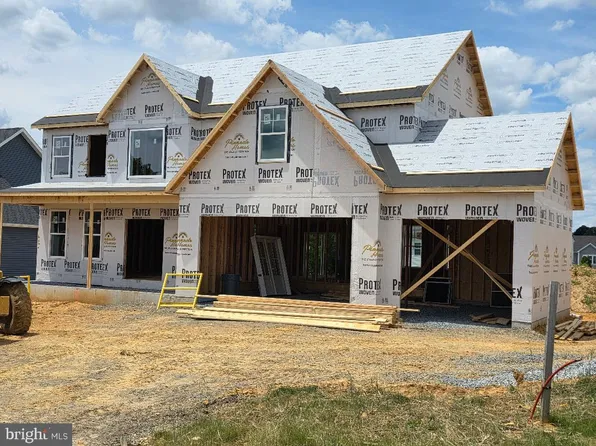 11501 Pinnacle View Dr, Waynesboro, PA 17268